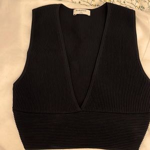 Aritzia Sculpt Knit Deep V Tank black size small